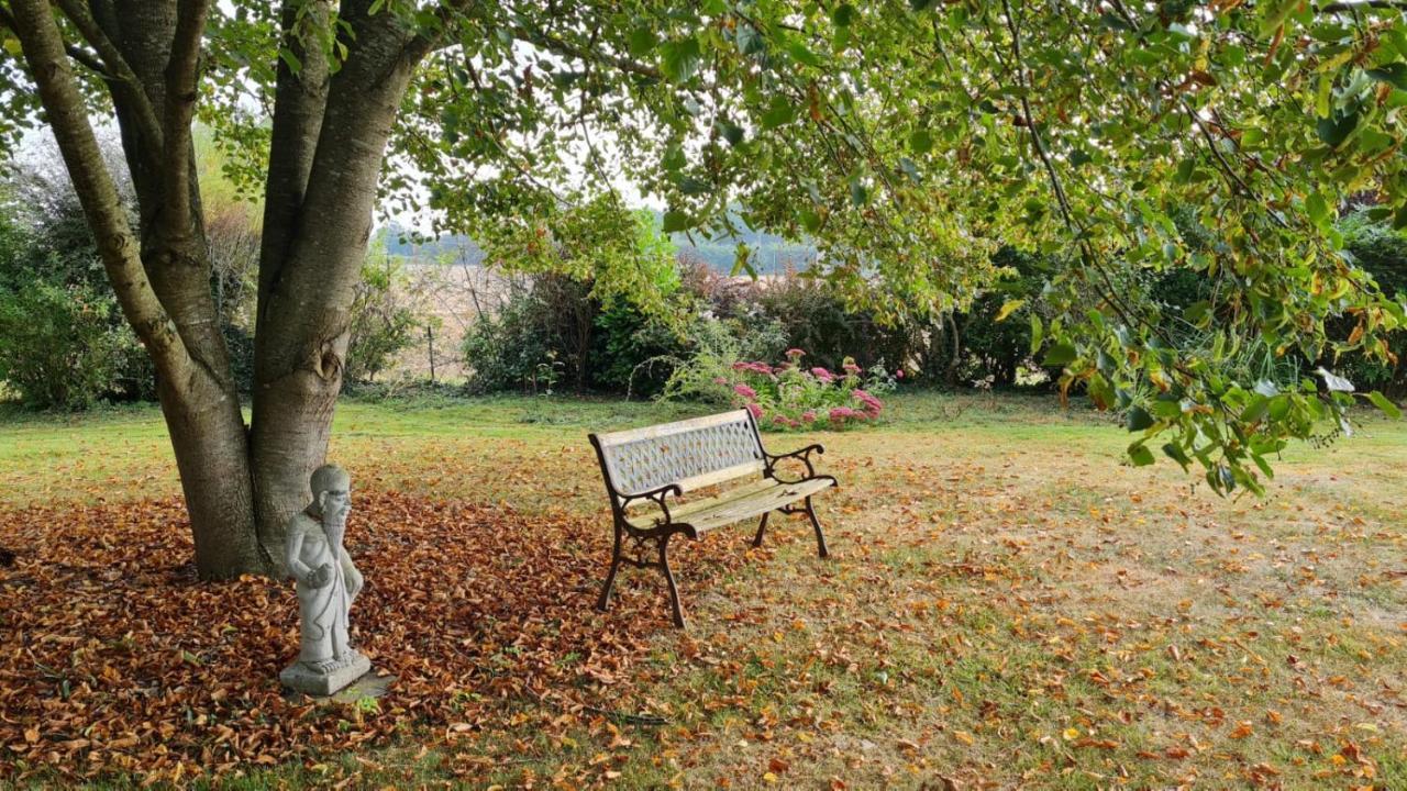 Les Berges De La Planchette Bed & Breakfast Yvignac-la-Tour Exterior foto